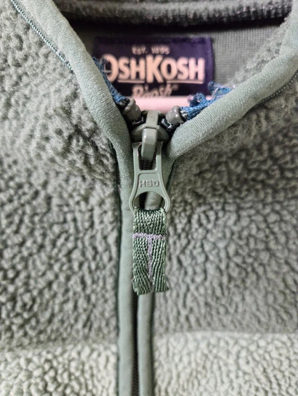 OshKosh B'gosh Two-Tone Green Zip Up Sweater Boys/Toddler Size 5T
